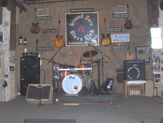 groundzeroclubstage2 001.jpg (1740711 bytes)